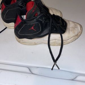 Toddler boy Jordan’s size 13c